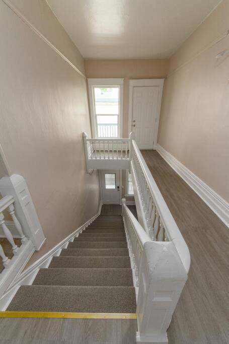 Historic 2 King Bed 1 Bath Near Downtown *