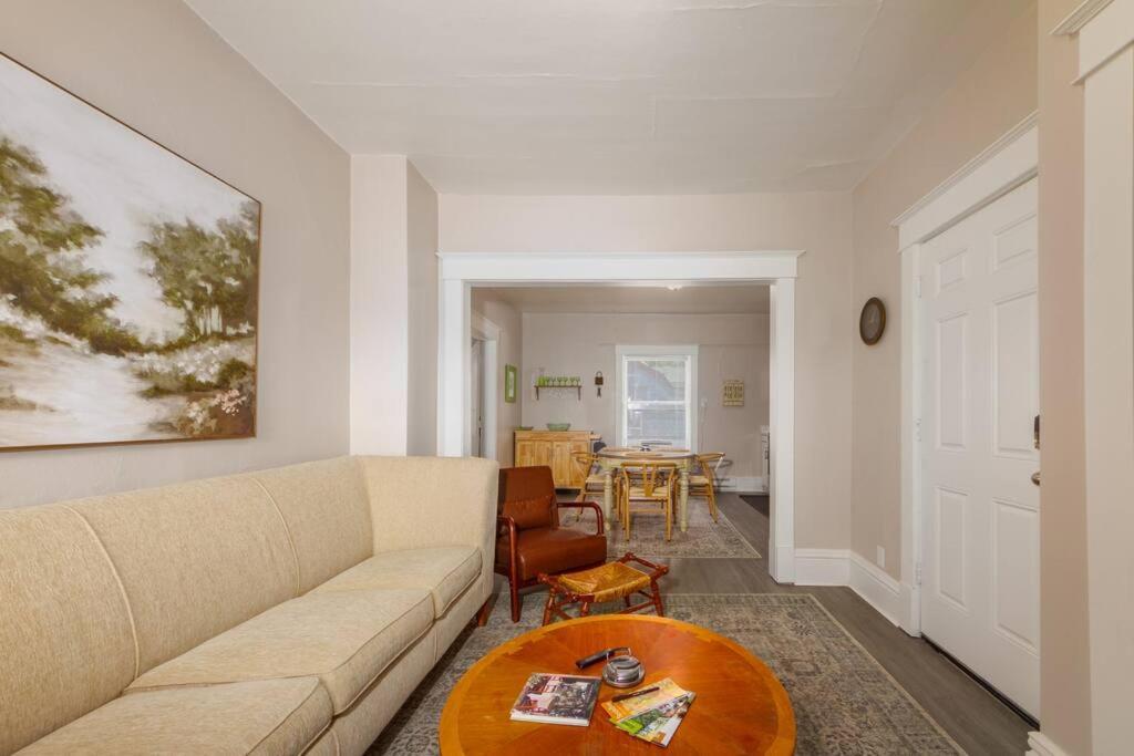 Historic 2 King Bed 1 Bath Near Downtown *