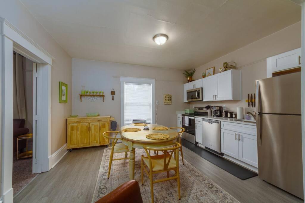 Historic 2 King Bed 1 Bath Near Downtown Appartement
